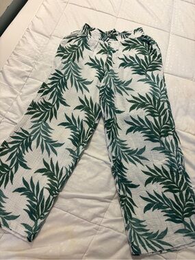 Women’s White Linen-Blend Pants with Green Leaf Print 8/10